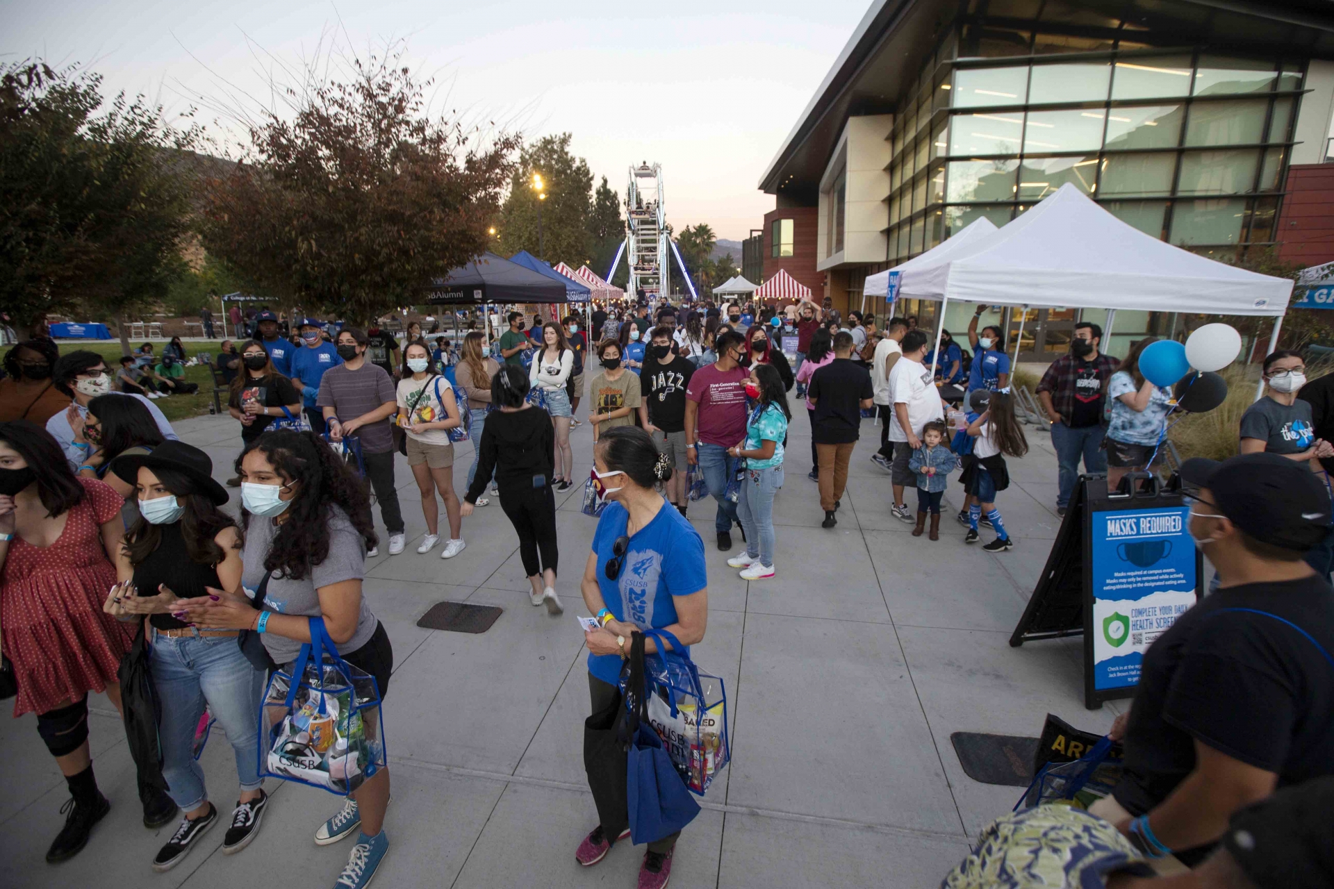 Crowds at CSUSB's Homecoming Bash