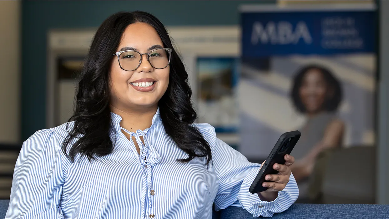 Honors MBA student Kim Gonzalez