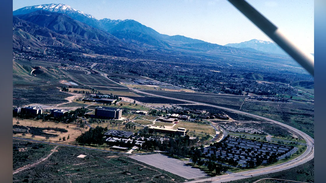 Aerial view of California State College, San Bernardino in 1983