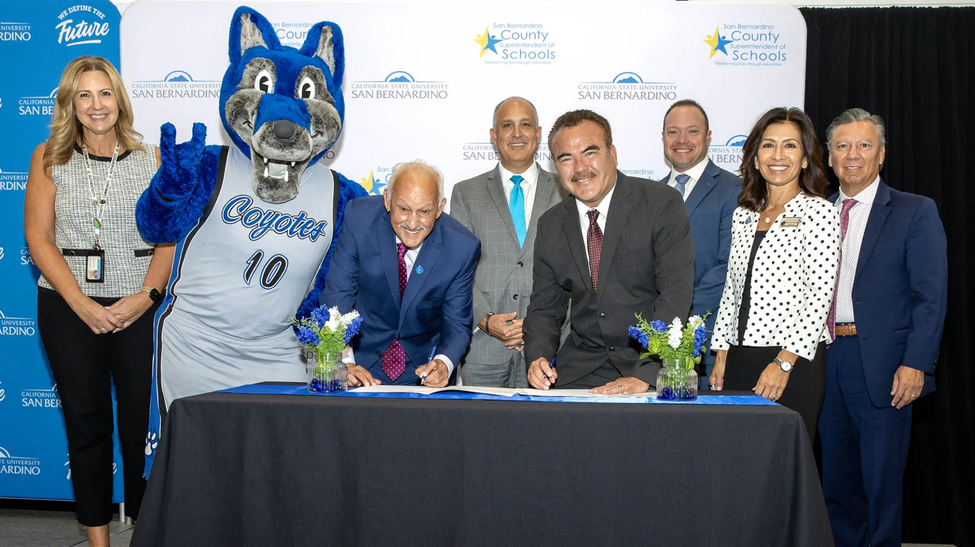 CSUSB, San Bernardino County Superintendent of School and school district officials at the signing of the MOU for direct admissions for high school seniors from six districts.