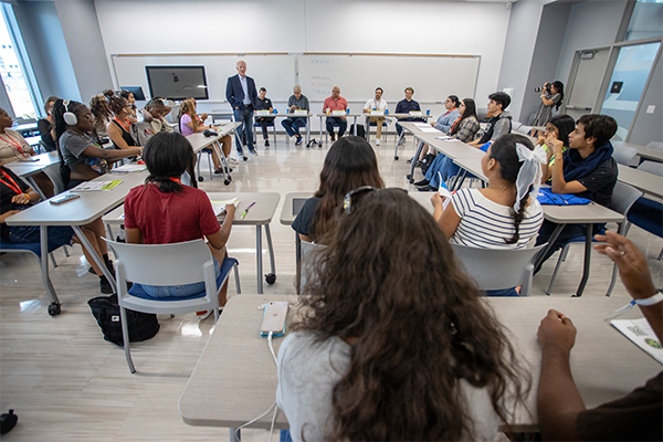 During UpStarters Discovery Camp, approximately 80 high school students learned from experts, such as Mike Stull, director of CSUSB’s School of Entrepreneurship.