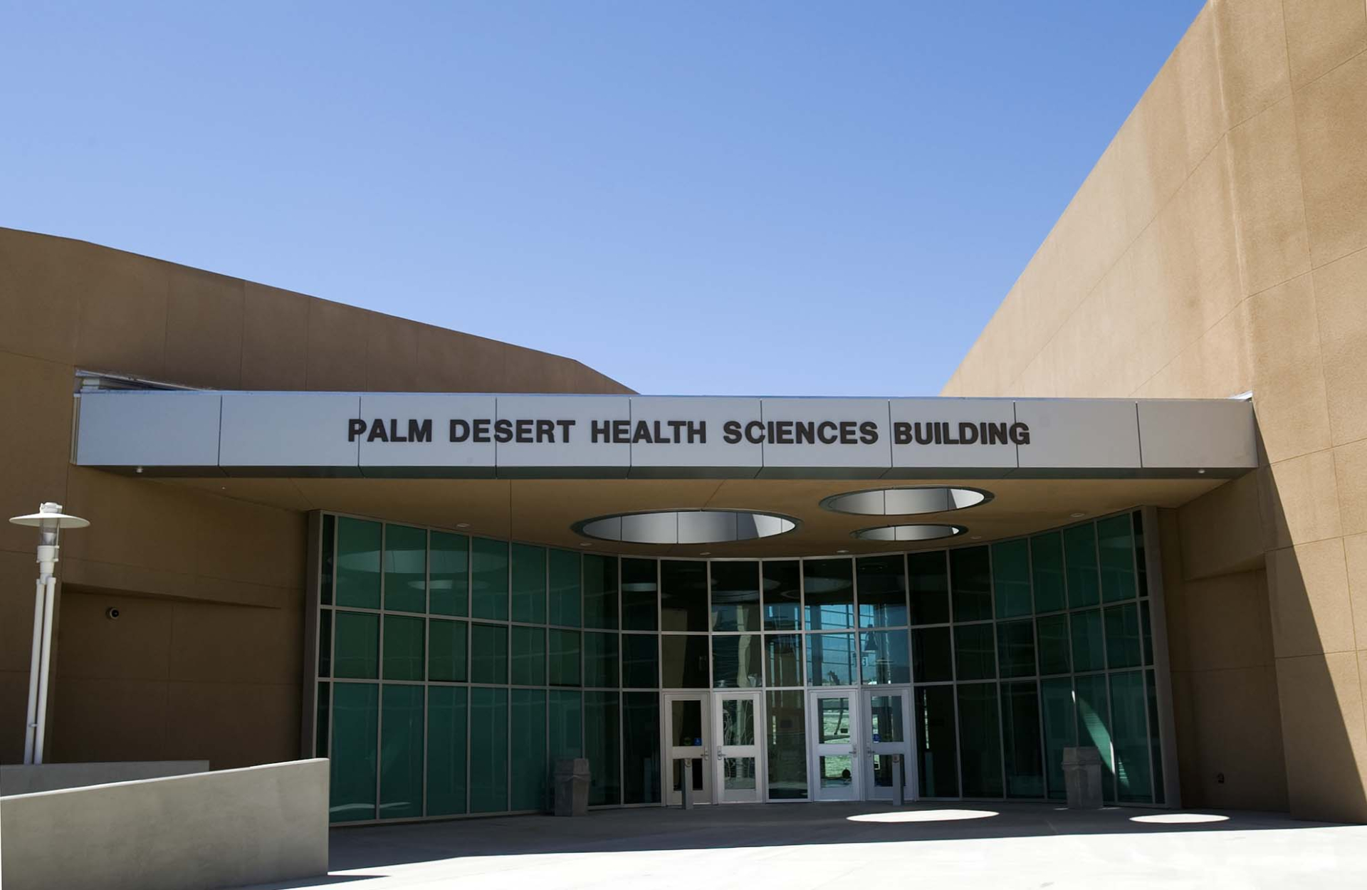 The Palm Desert Health Sciences Building on the CSUSB Palm Desert Campus.